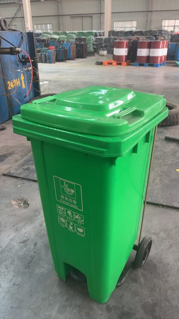 green 120L/32 Gallon Foot Pedal Wheelie Waste Bin