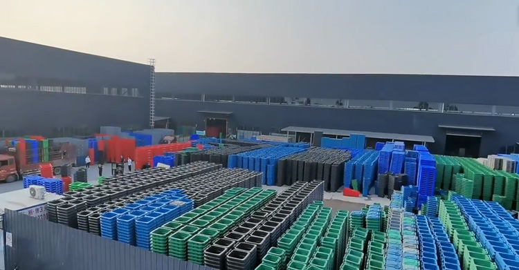 Large Plastic Garbage Bin Factory
