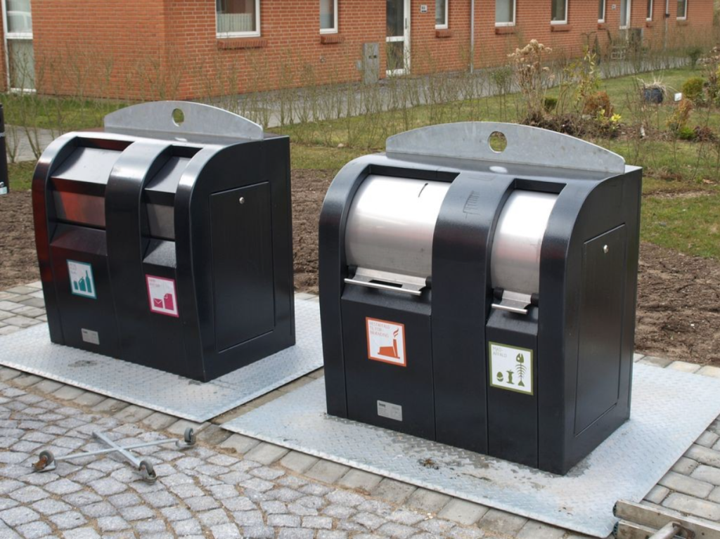 Contenitori per rifiuti interrati da 660L × 2