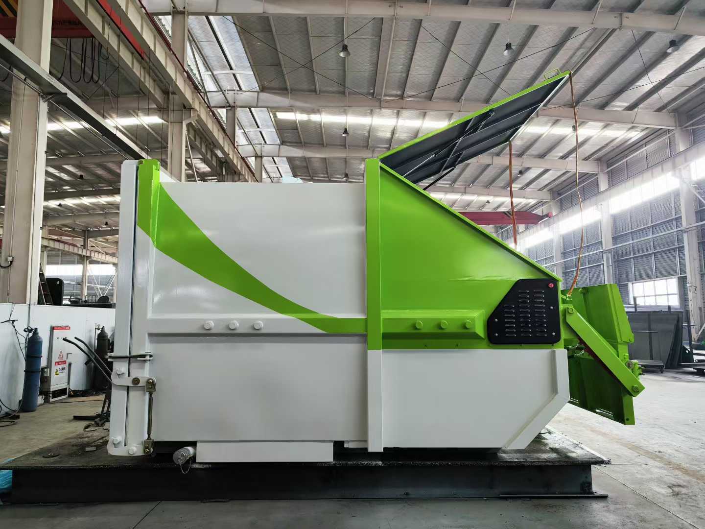 mobile waste compactor bin