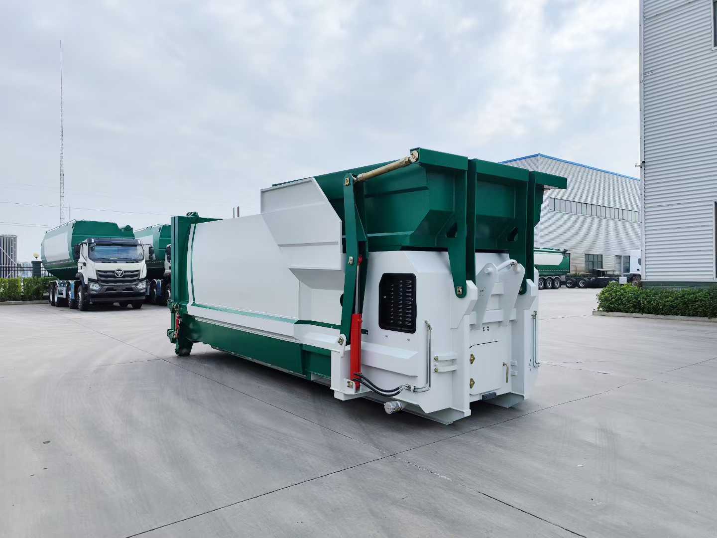 mobile garbage compactor