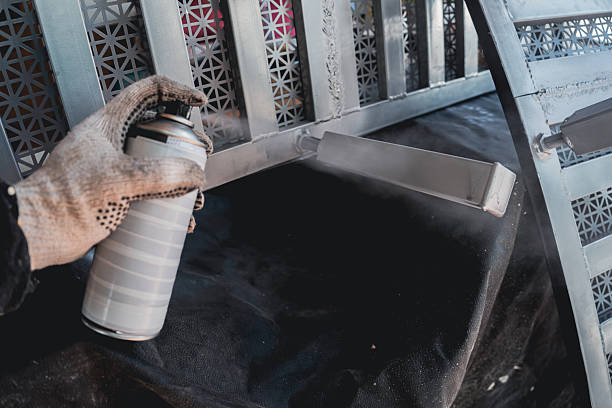 Restore-and-Refinish-Weathered-Outdoor-Metal-Furniture