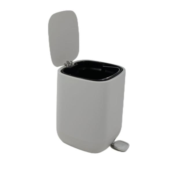 Small Pedal Plastic Dustbin