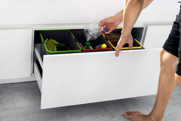 Toe-Kick-Drawer-bin