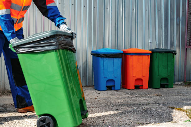 maintenance-of-outdoor-trash-can
