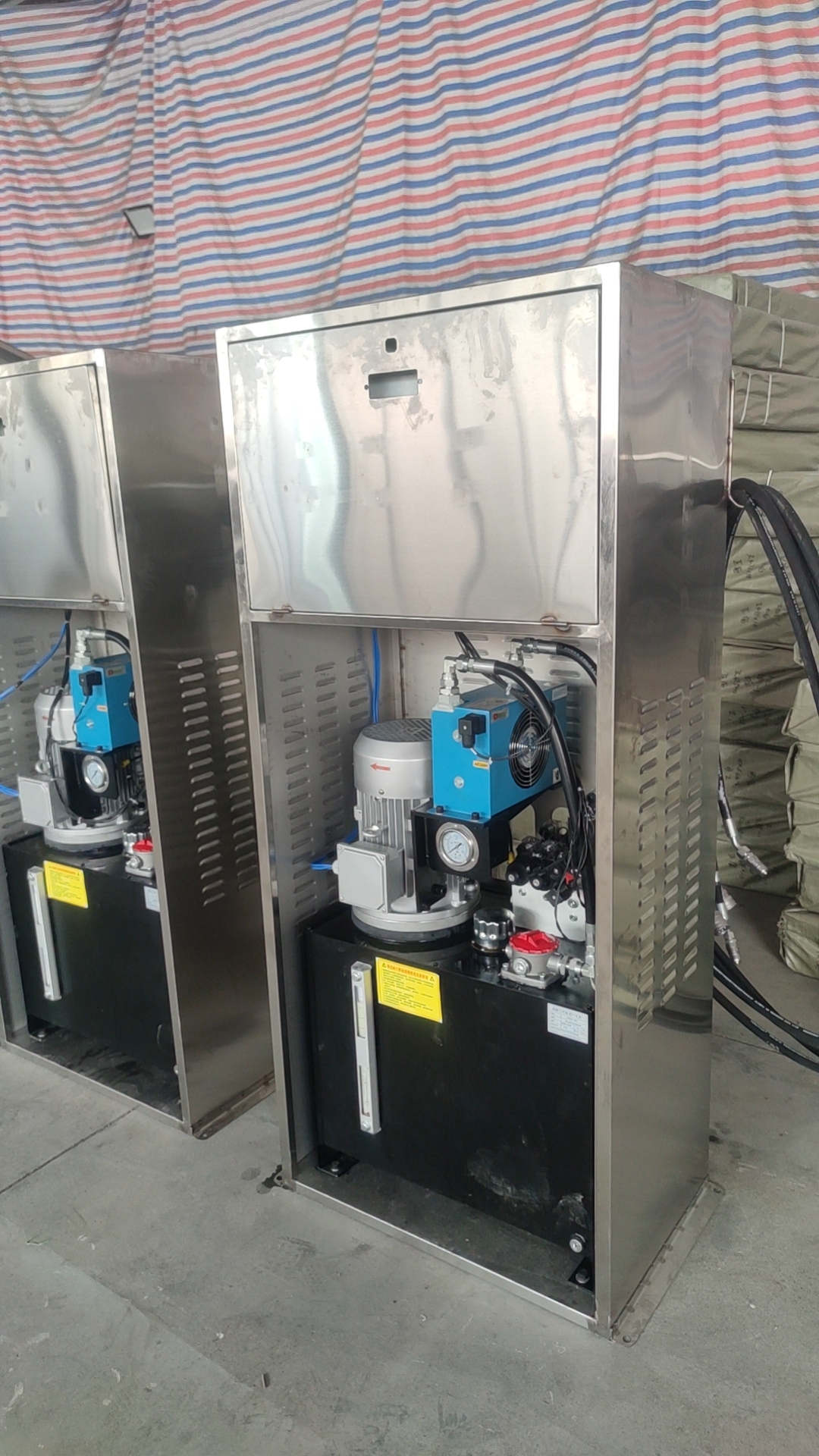 7m³ Mobile Compression Garbage Bin (With Hopper) plc